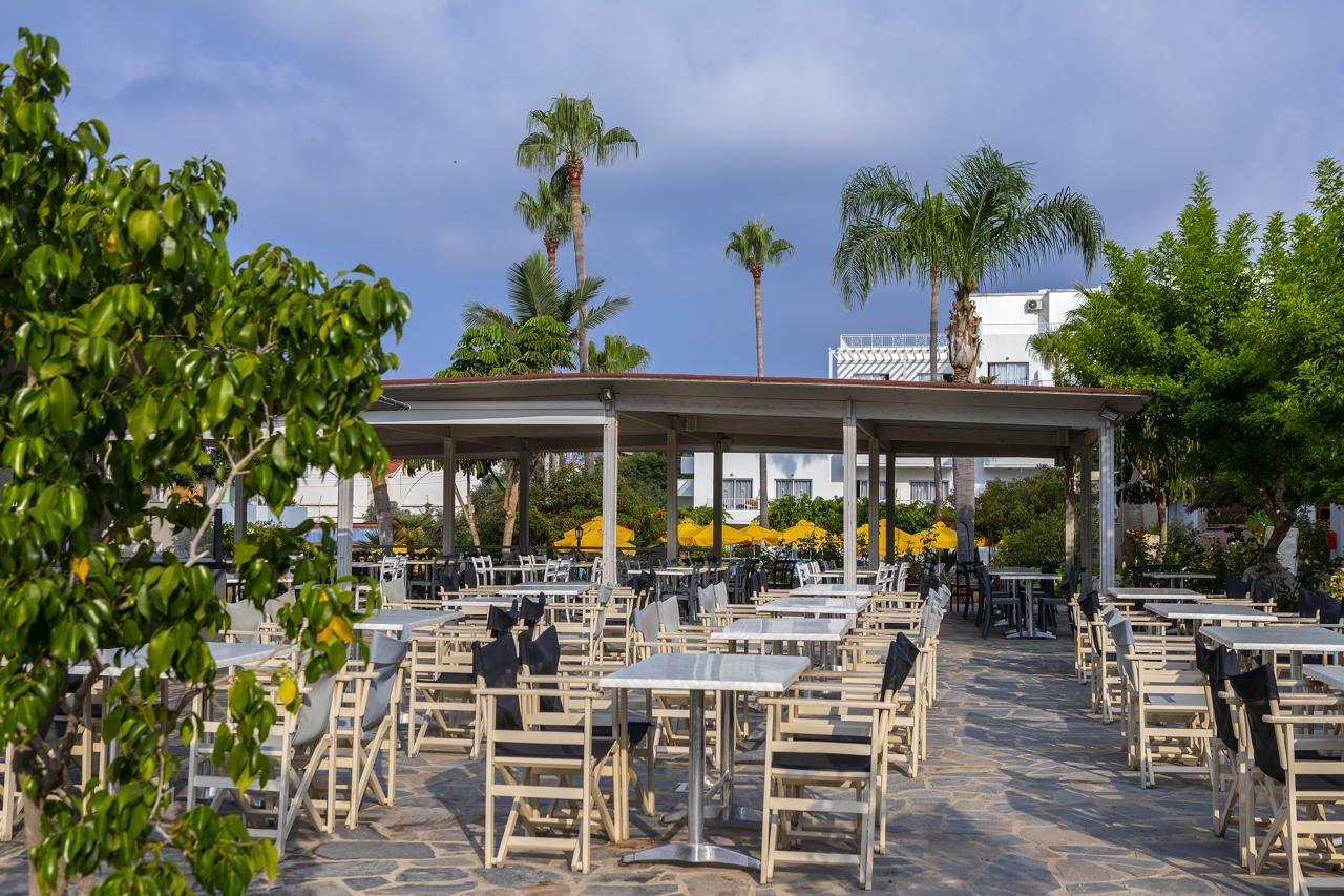 Mayfair Gardens Hotel Pafos