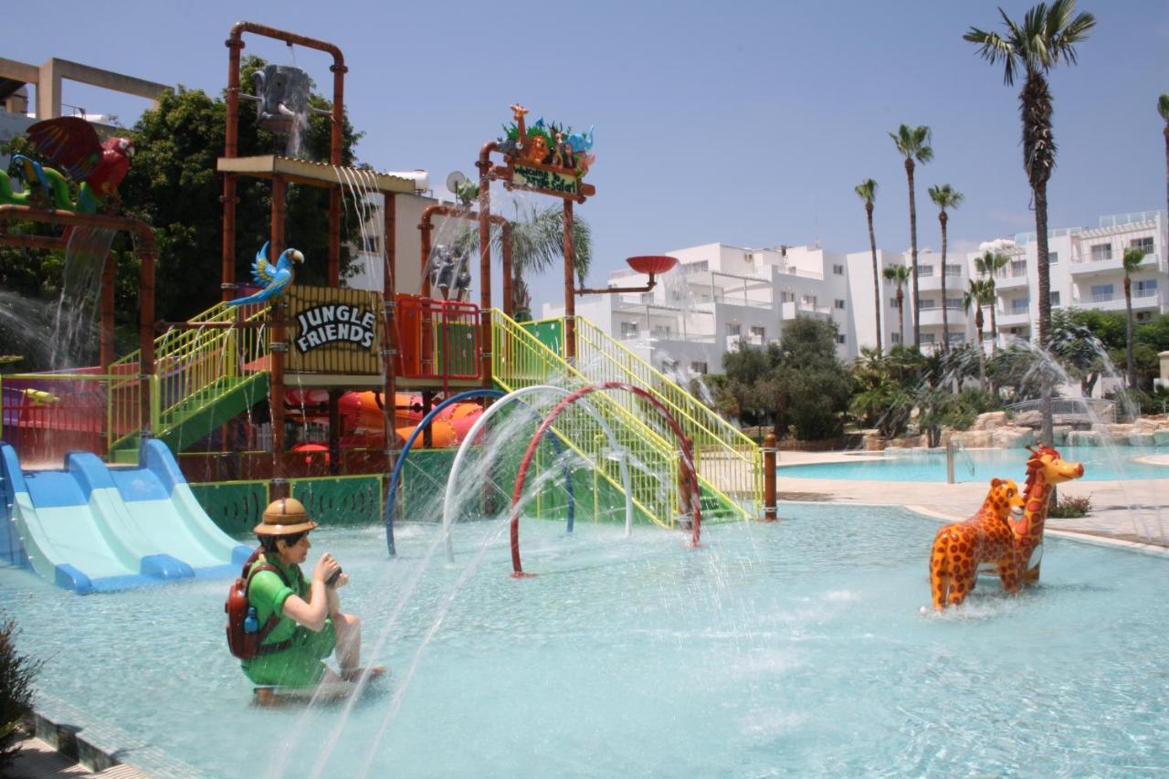 Mayfair Gardens מלון Paphos