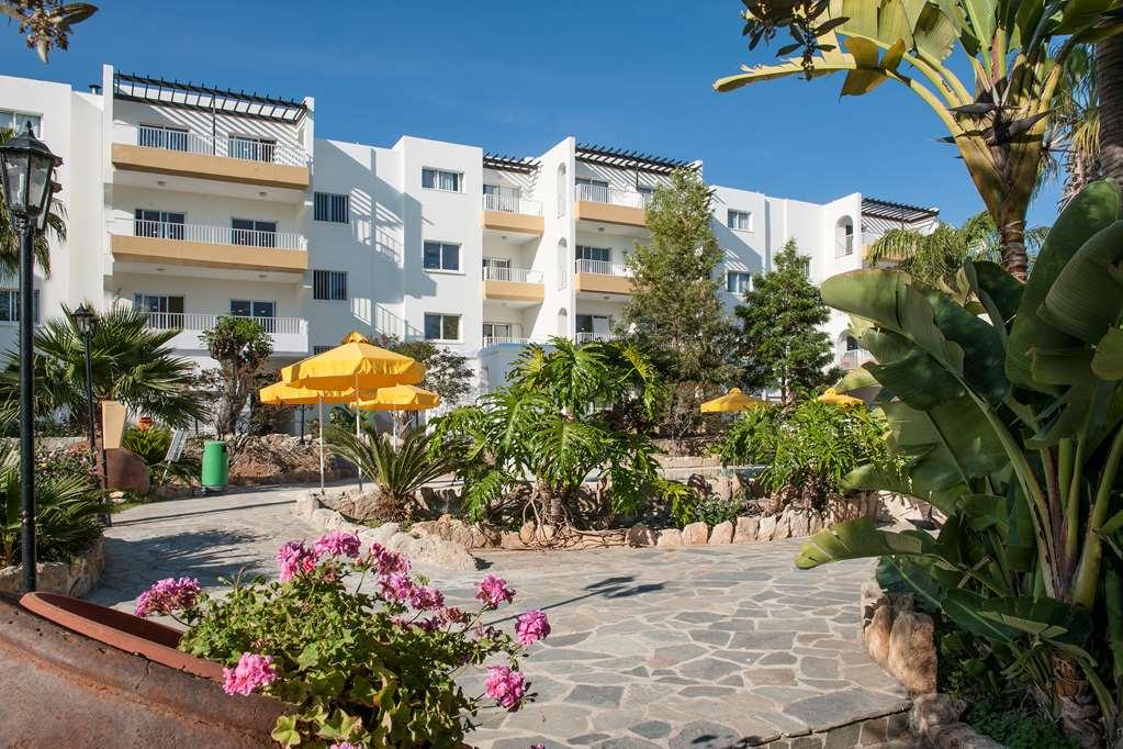 Mayfair Gardens מלון