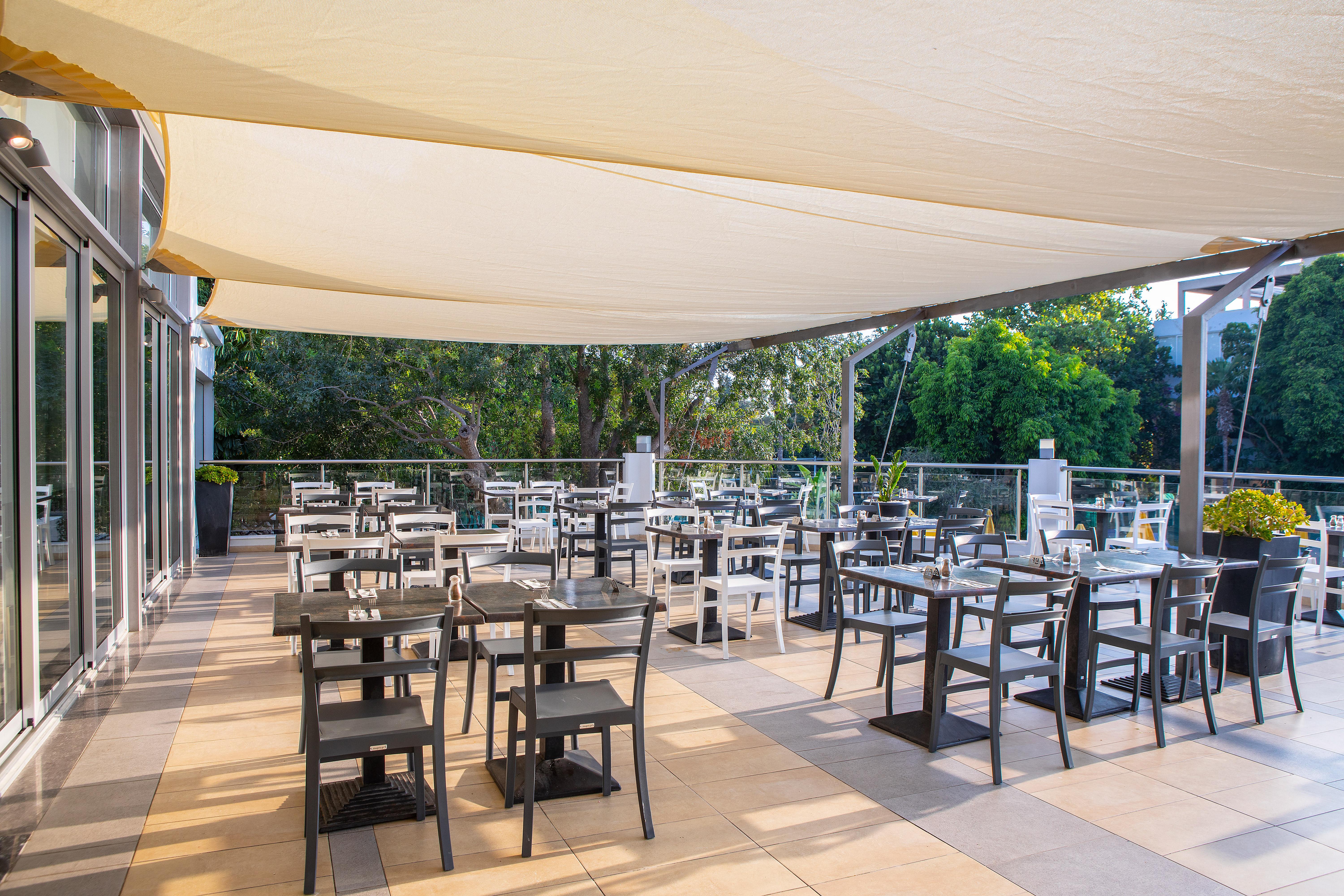 Mayfair Gardens מלון Paphos